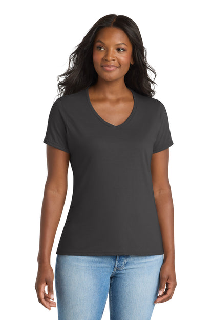 Camiseta de cuello en V para mujer Performance Blend de Port & Company (LPC381V)