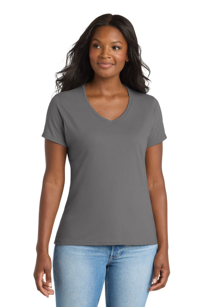 Camiseta de cuello en V para mujer Performance Blend de Port & Company (LPC381V)
