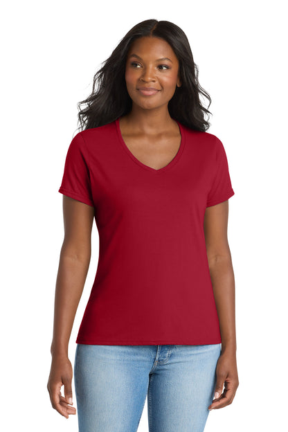 Camiseta de cuello en V para mujer Performance Blend de Port & Company (LPC381V)